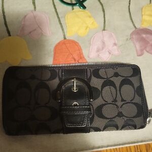 Coach Black Signature Buckle Zip Wallet